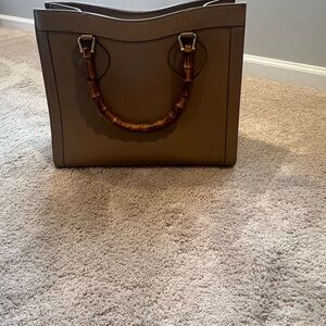Gucci Diana bag tan and gold